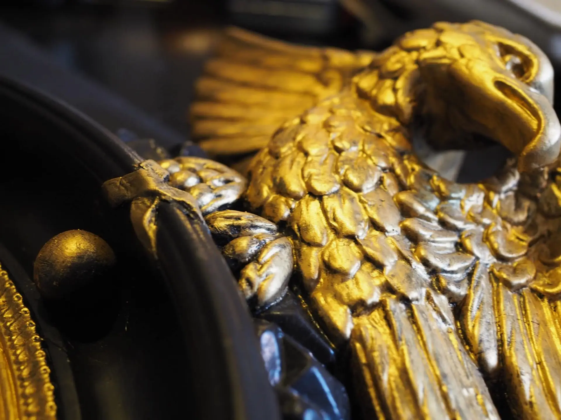How to Transform a Mirror With Gilding Paste