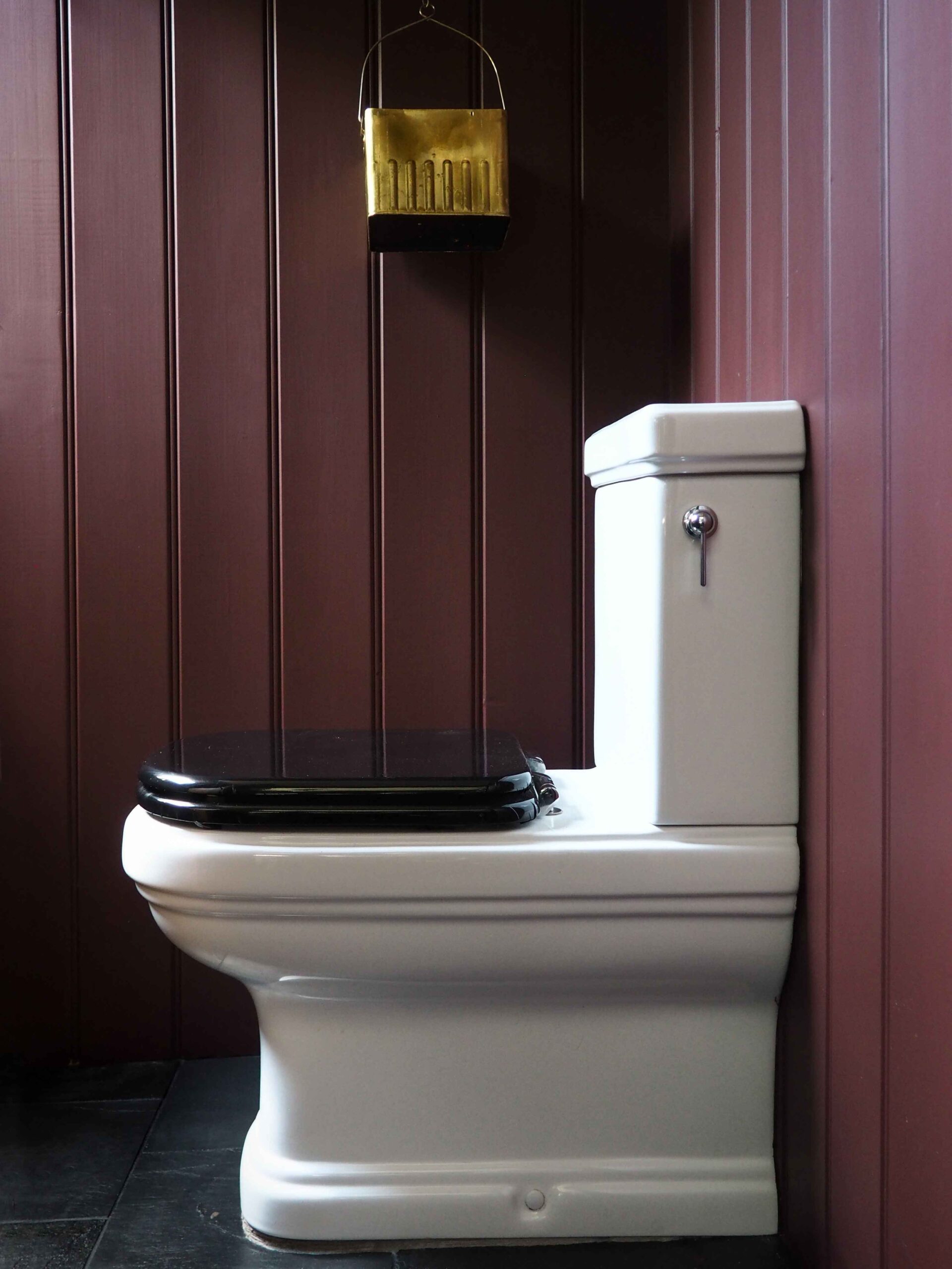 COTTAGE CORE MEETS DARK ELEGANCE IN THE LOOTILITY MAKEOVER