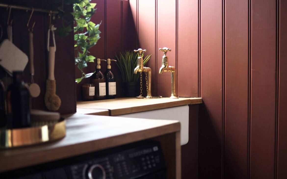 Meet the Loo-Tillity - A Sensational Makeover with Rust-Oleum